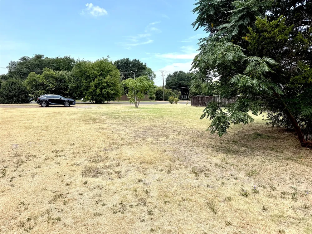 11430 Midway Road Dallas, TX 75229