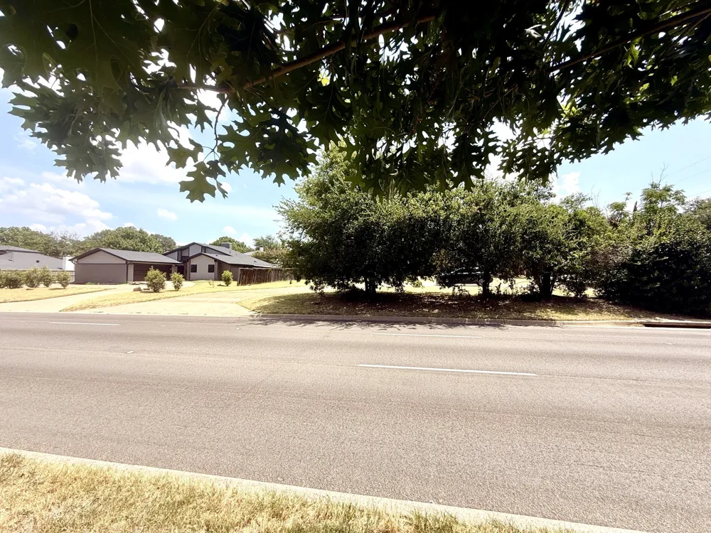 11430 Midway Road Dallas, TX 75229