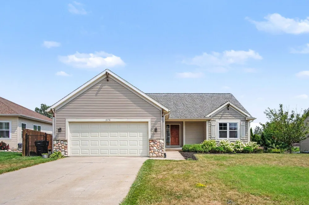 3476 Lindsey Lane Zeeland, MI 49464