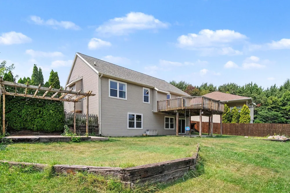 3476 Lindsey Lane Zeeland, MI 49464