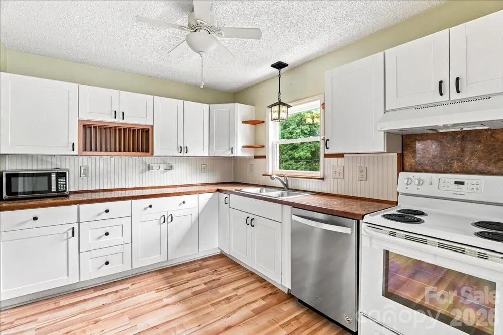 75 Nazarene Way #2 Waynesville, NC 28785