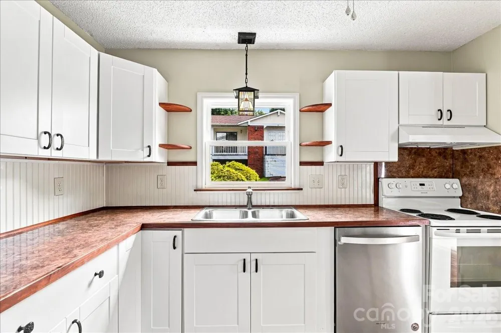 75 Nazarene Way #2 Waynesville, NC 28785