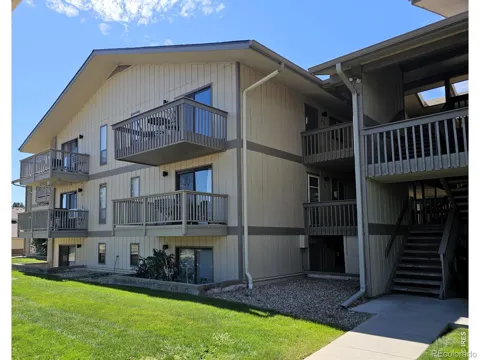 625 Manhattan Place #305