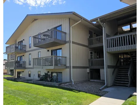625 Manhattan Place #305