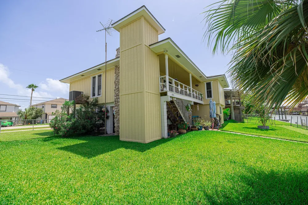 321 Ling Street Hitchcock, TX 77563