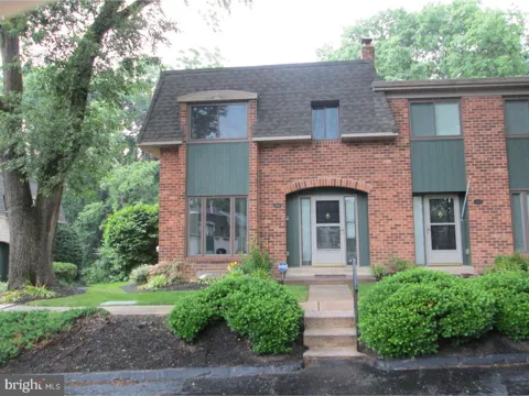 1111 PUTNAM BOULEVARD #37