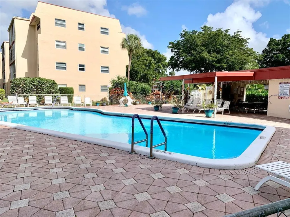 1010 COUNTRY CLUB DRIVE #108 Margate, FL 33063