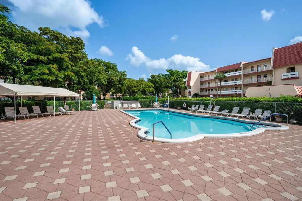 1010 COUNTRY CLUB DRIVE #108 Margate, FL 33063