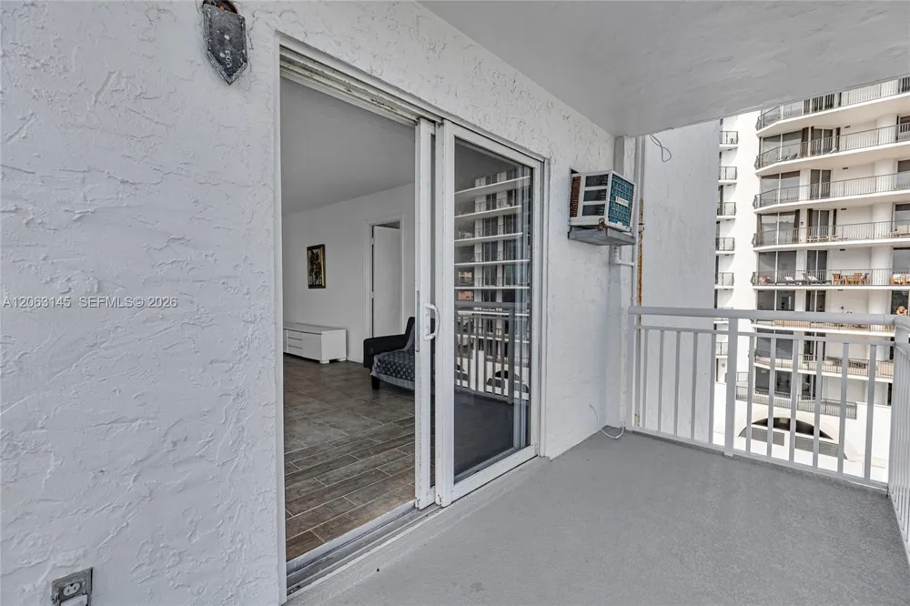 200 S Birch Rd #1015 Fort Lauderdale, FL 33316