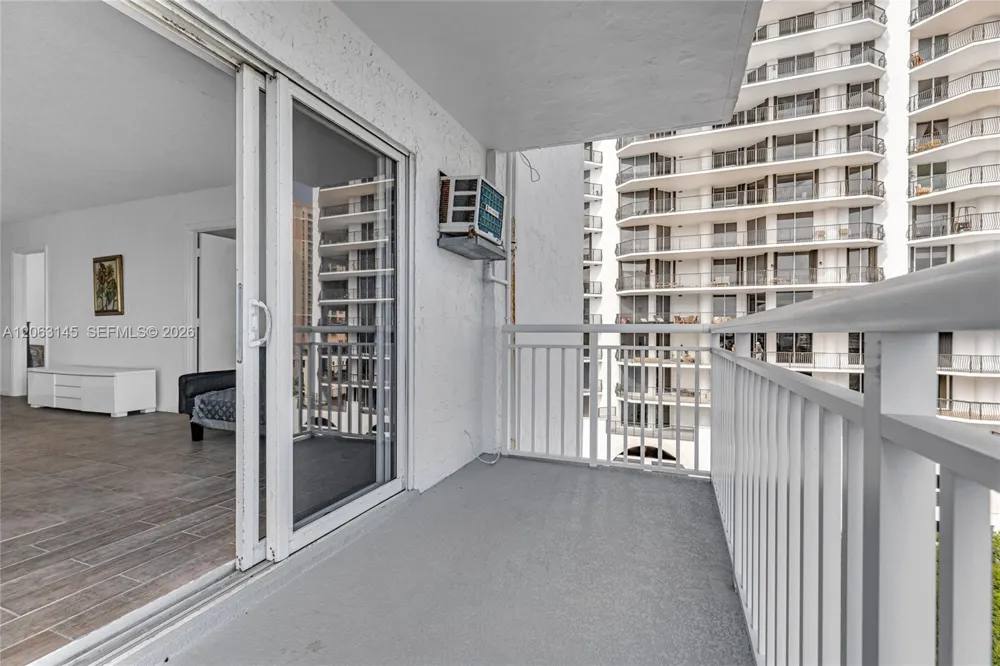 200 S Birch Rd #1015 Fort Lauderdale, FL 33316