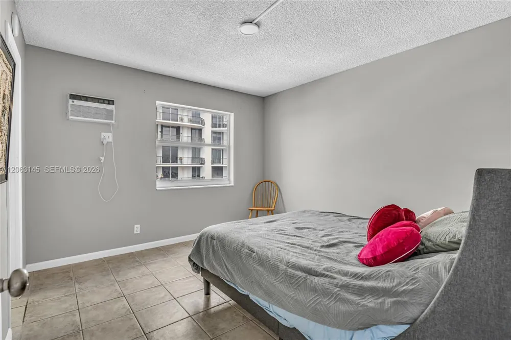 200 S Birch Rd #1015 Fort Lauderdale, FL 33316