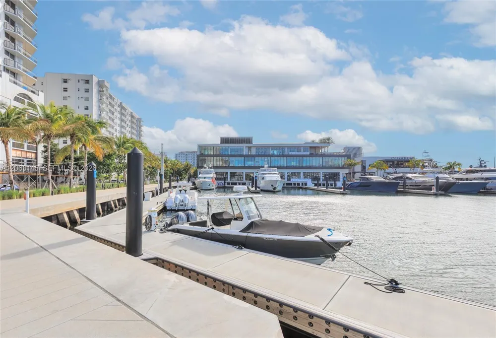 200 S Birch Rd #1015 Fort Lauderdale, FL 33316