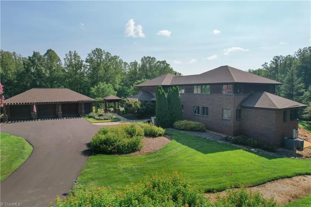 4680 River Bluff Farms Road Tobaccoville, NC 27050