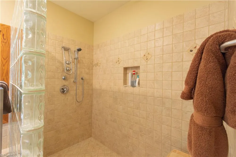 4680 River Bluff Farms Road Tobaccoville, NC 27050