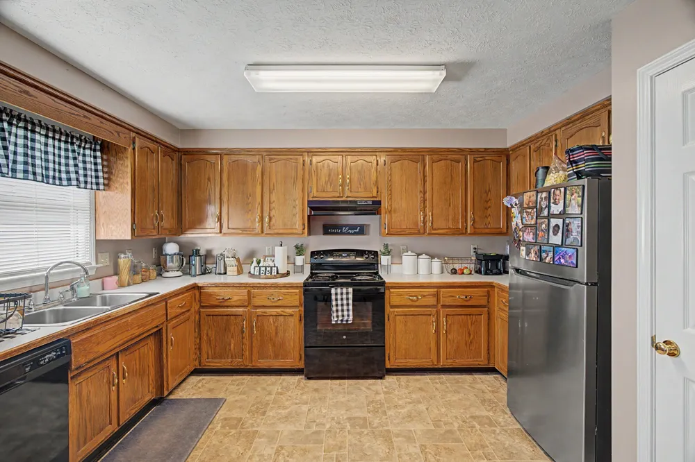583 Winchester Dr Hopkinsville, KY 42240