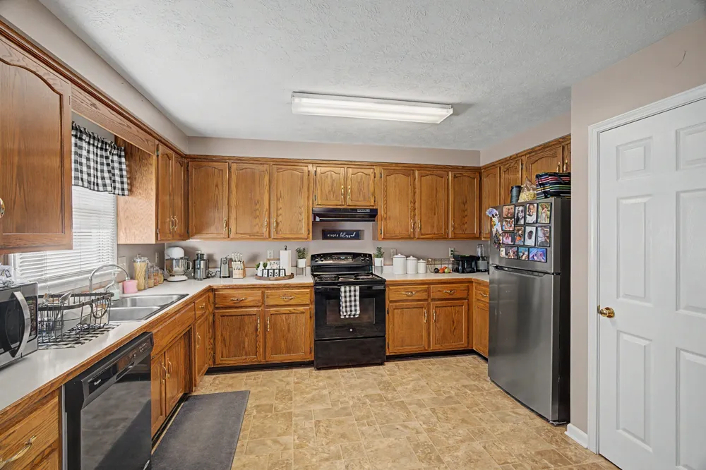583 Winchester Dr Hopkinsville, KY 42240