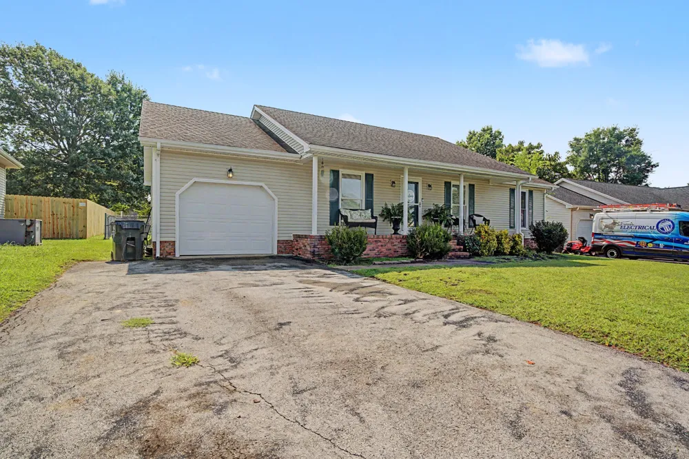 583 Winchester Dr Hopkinsville, KY 42240