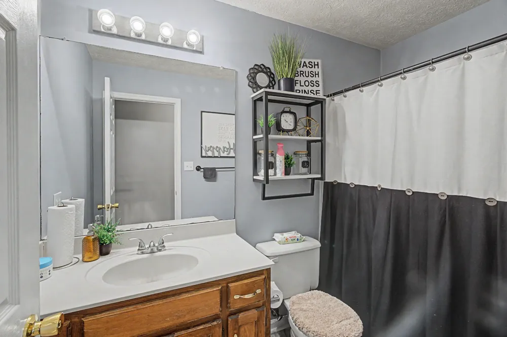 583 Winchester Dr Hopkinsville, KY 42240