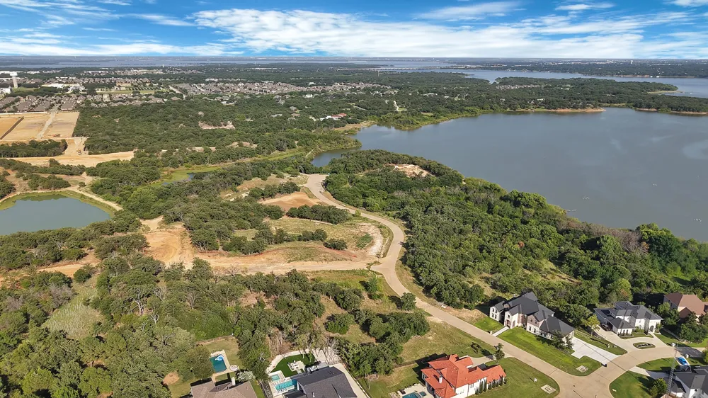 Oak Bluff Drive Corinth, TX 76208
