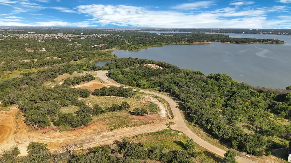 Oak Bluff Drive Corinth, TX 76208