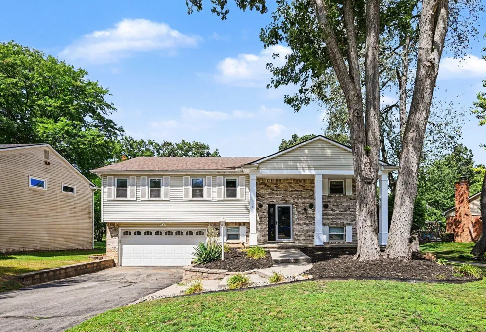 1560 Chanticlair Circle Wixom, MI 48393