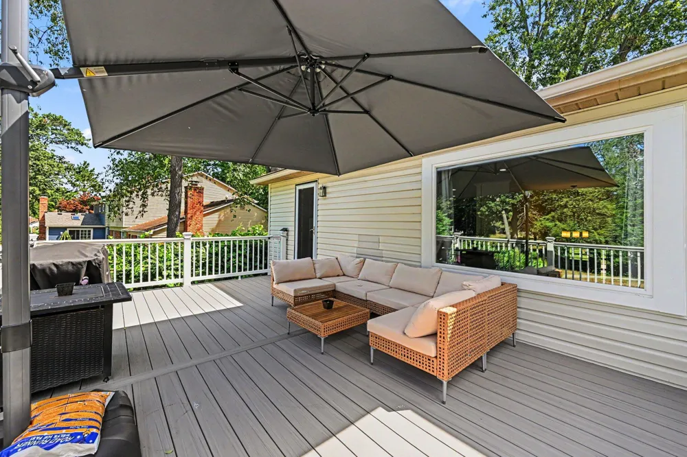 1560 Chanticlair Circle Wixom, MI 48393