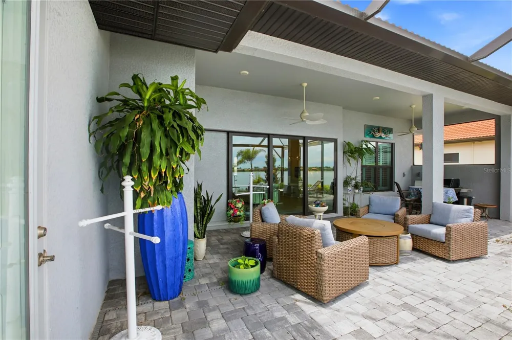 617 MARAVIYA BOULEVARD Nokomis, FL 34275