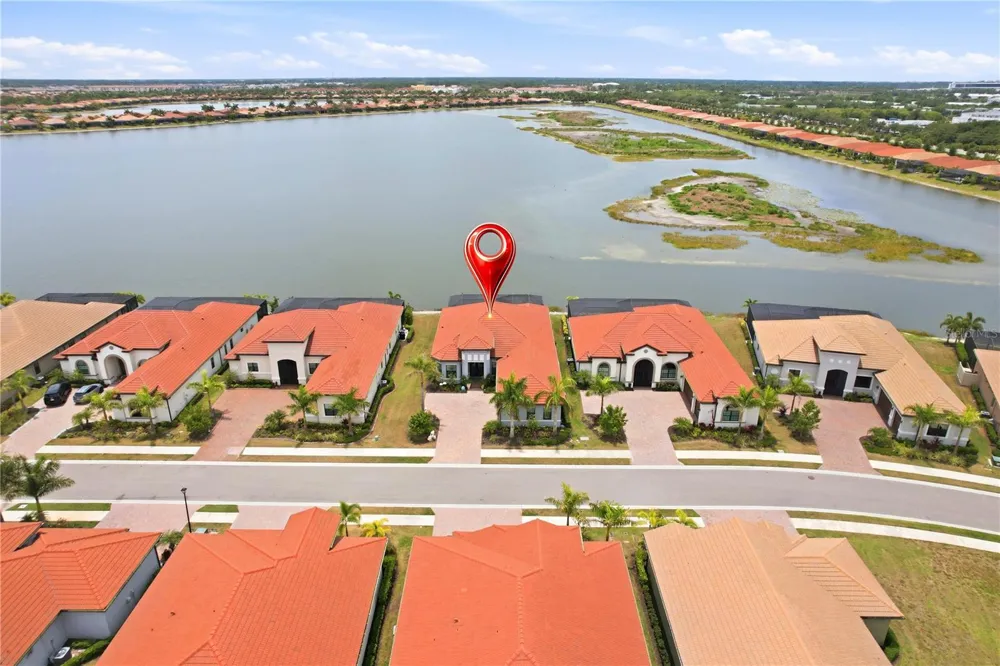 617 MARAVIYA BOULEVARD Nokomis, FL 34275