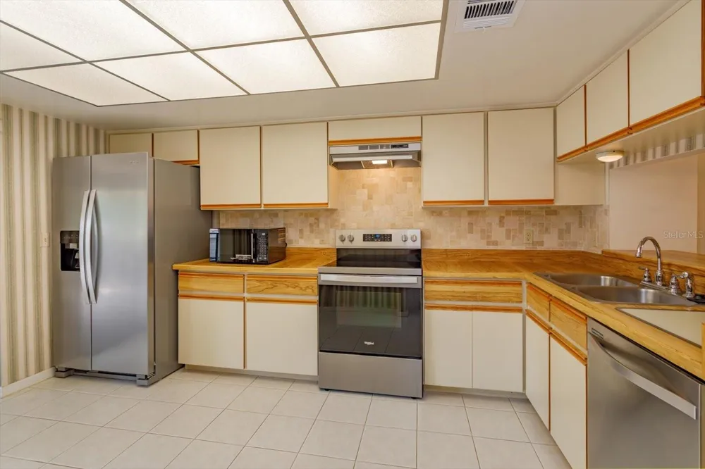 1055 KENSINGTON PARK DRIVE #711 Altamonte Springs, FL 32714