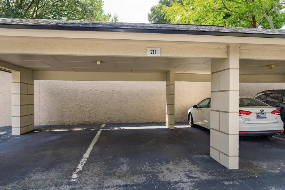 1055 KENSINGTON PARK DRIVE #711 Altamonte Springs, FL 32714
