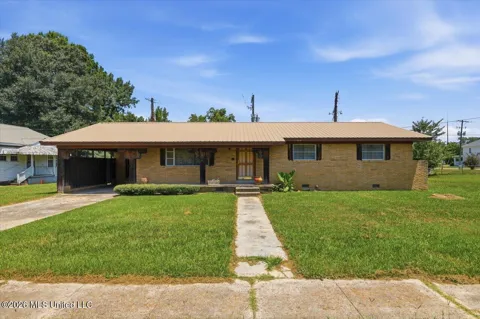 107 W Bell Avenue