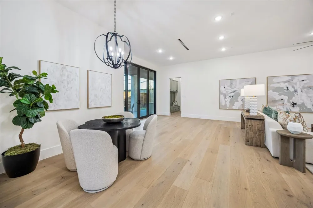 431 W 30th Street Houston, TX 77018