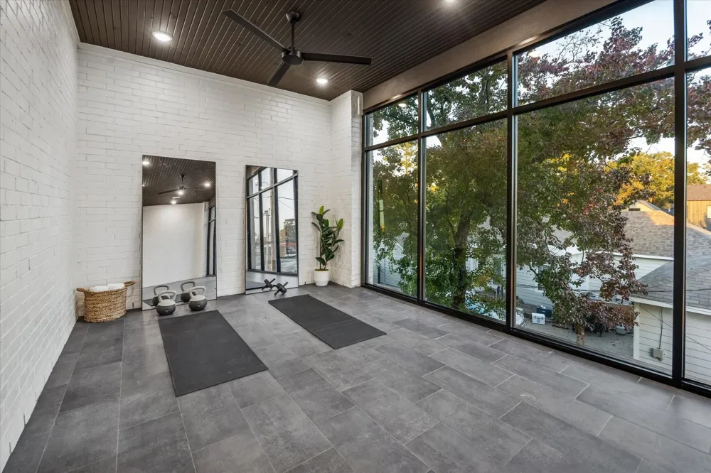 431 W 30th Street Houston, TX 77018