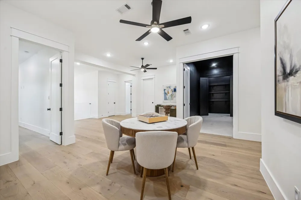 431 W 30th Street Houston, TX 77018