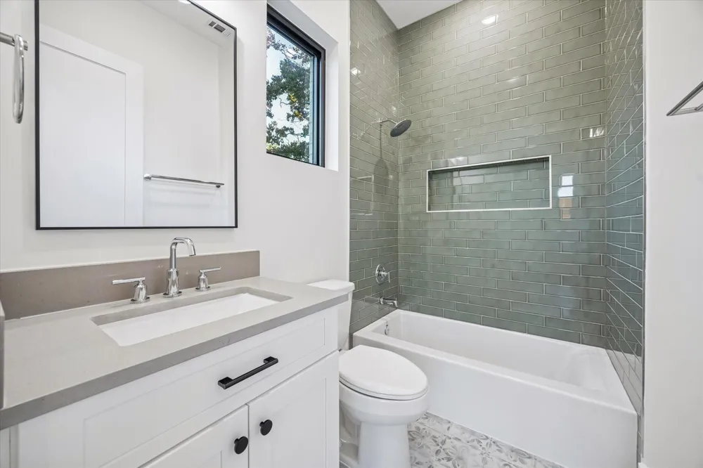 431 W 30th Street Houston, TX 77018