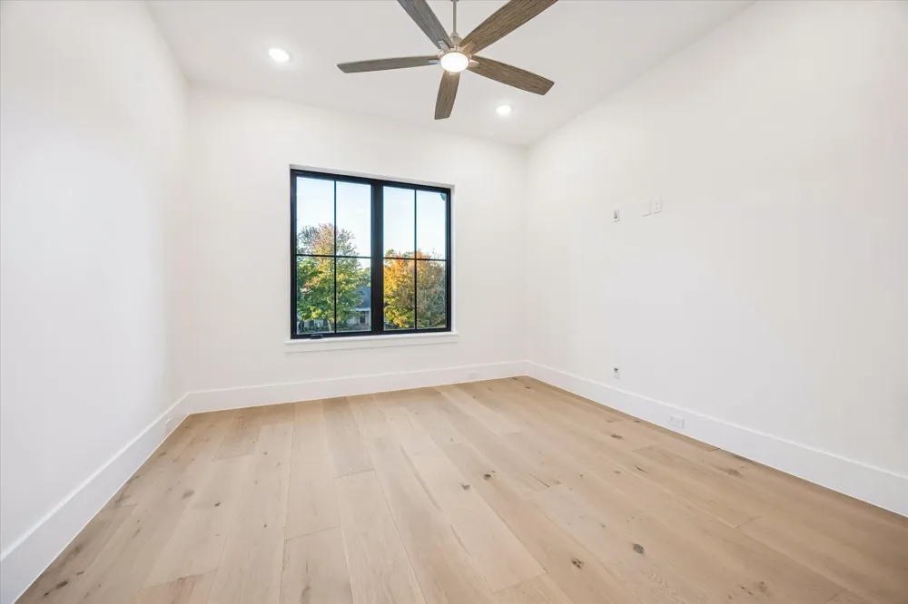 431 W 30th Street Houston, TX 77018