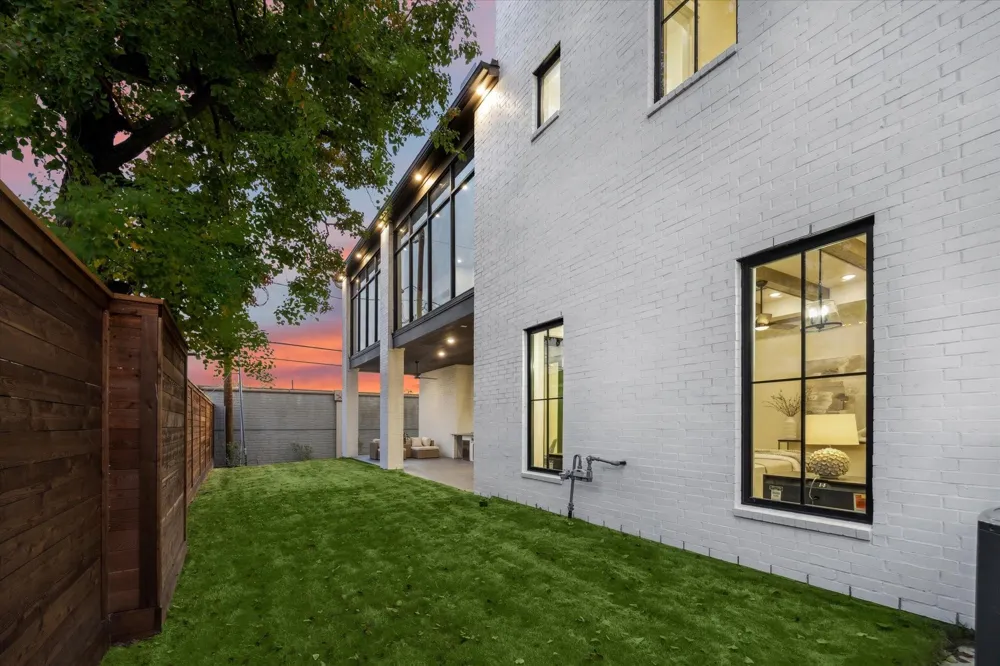 431 W 30th Street Houston, TX 77018