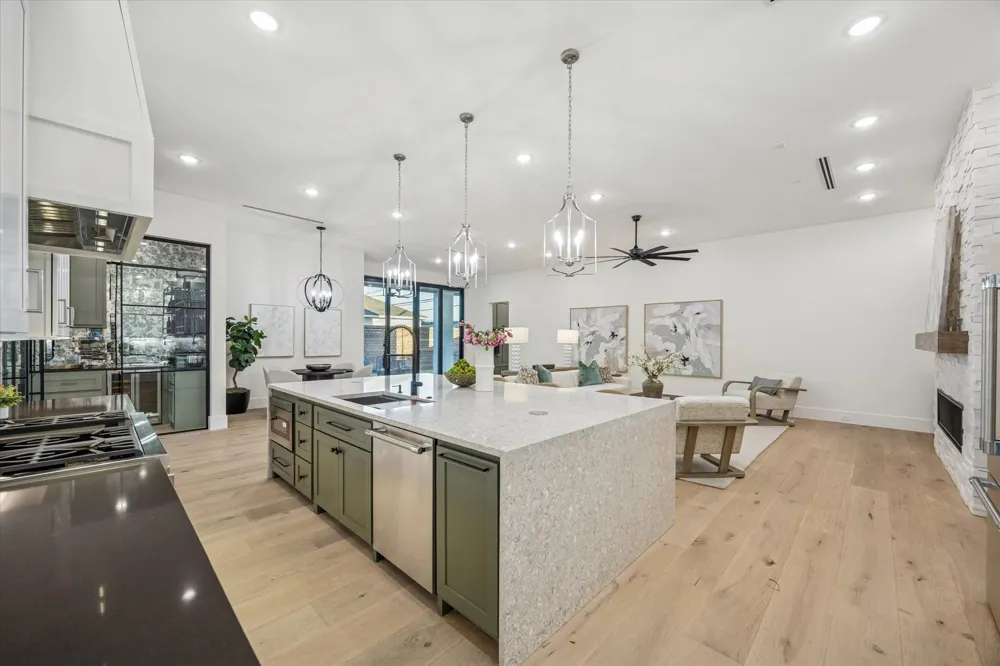431 W 30th Street Houston, TX 77018
