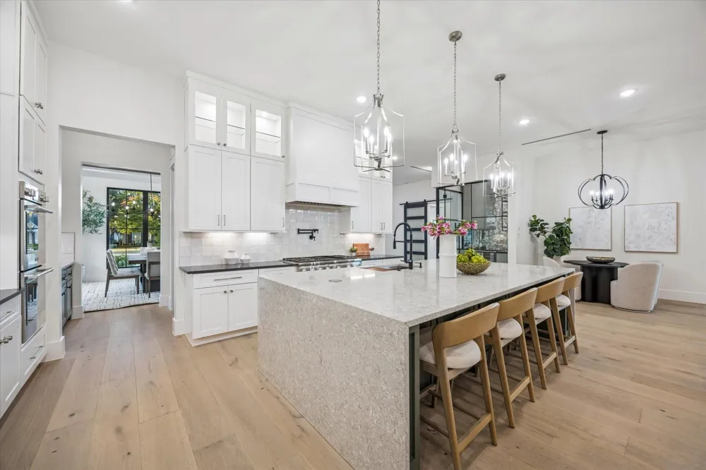 431 W 30th Street Houston, TX 77018