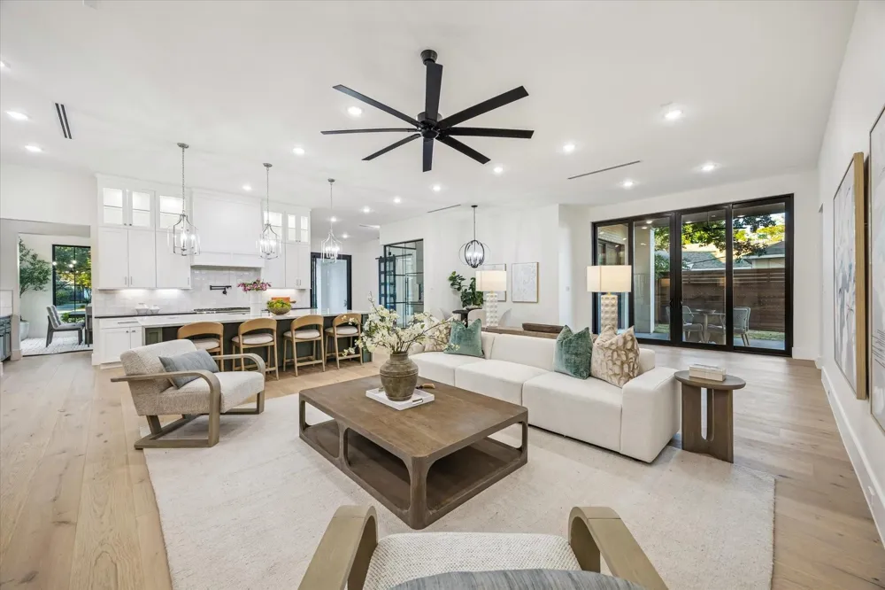 431 W 30th Street Houston, TX 77018
