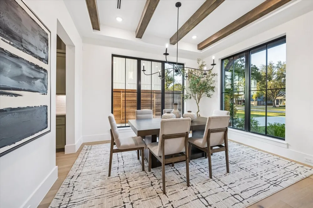 431 W 30th Street Houston, TX 77018