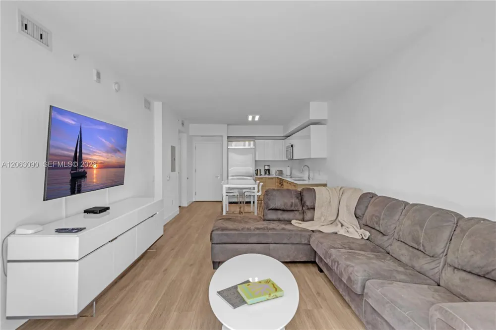 1300 Brickell Bay Dr #903 Miami, FL 33131