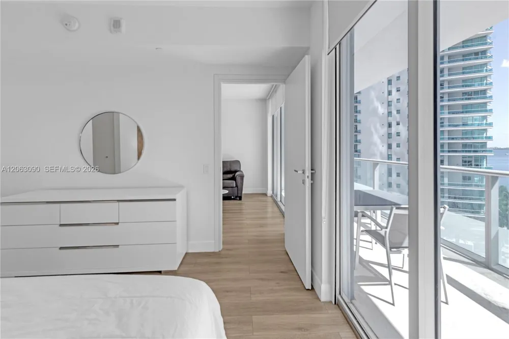 1300 Brickell Bay Dr #903 Miami, FL 33131
