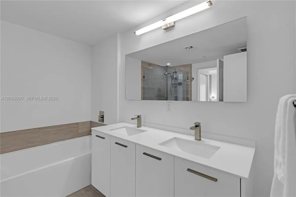 1300 Brickell Bay Dr #903 Miami, FL 33131