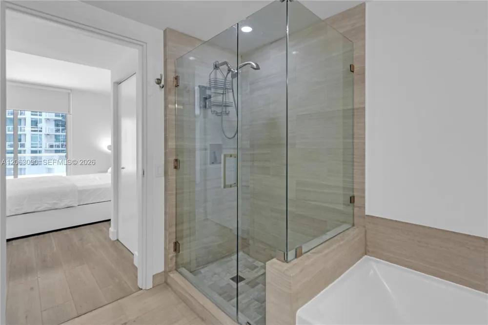 1300 Brickell Bay Dr #903 Miami, FL 33131