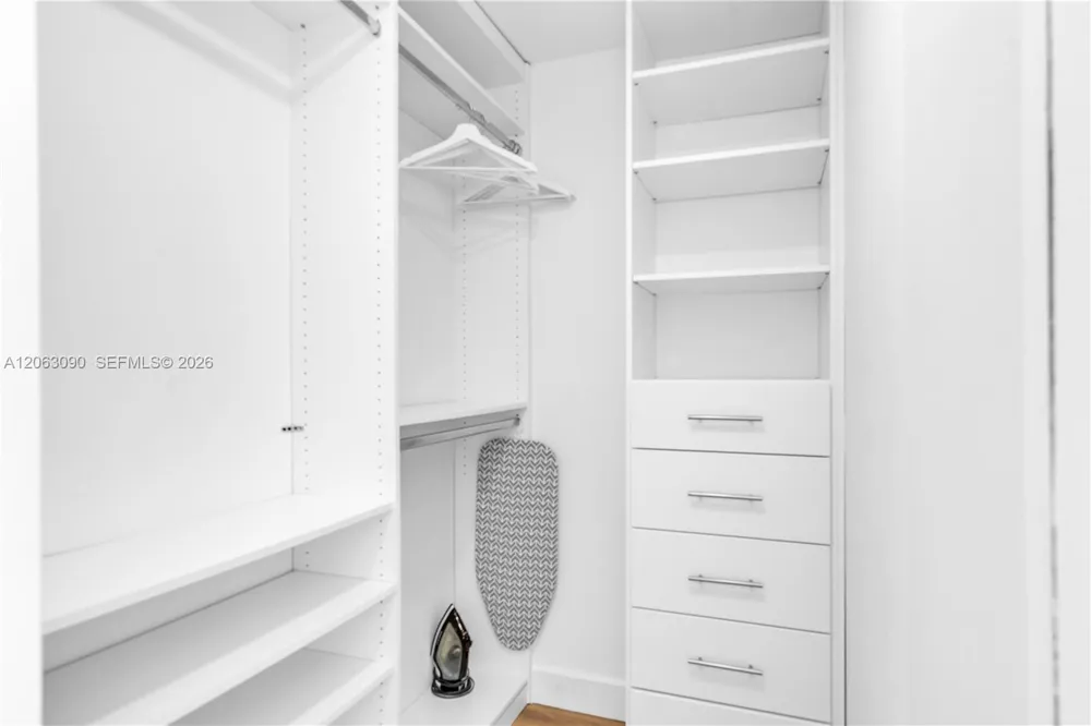 1300 Brickell Bay Dr #903 Miami, FL 33131