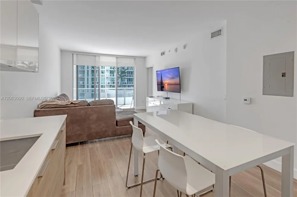 1300 Brickell Bay Dr #903 Miami, FL 33131