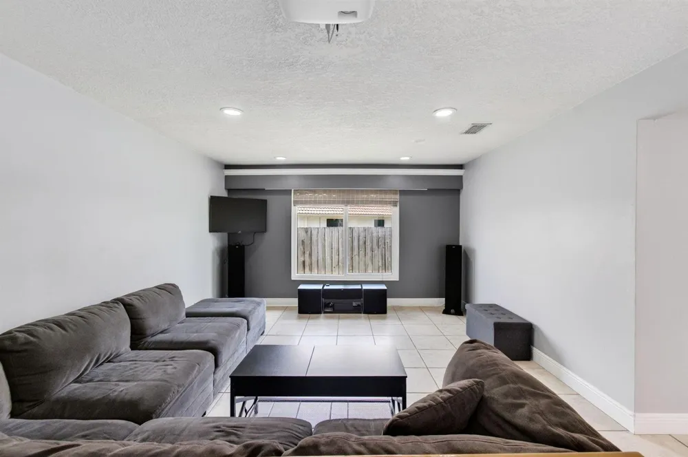 1630 Tamarack Way Wellington, FL 33414