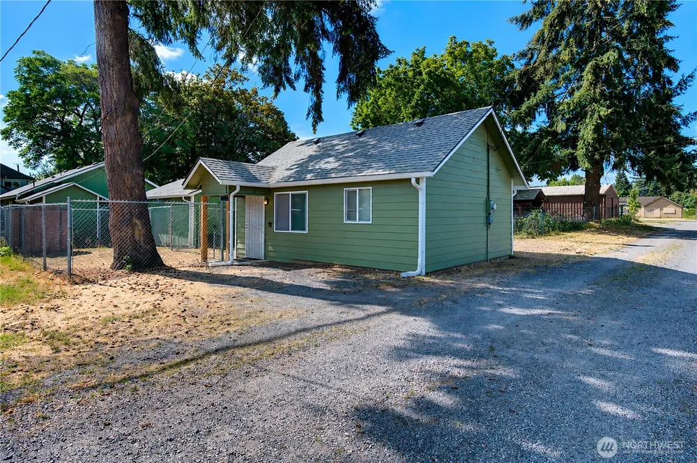 263 17th Avenue Longview, WA 98632