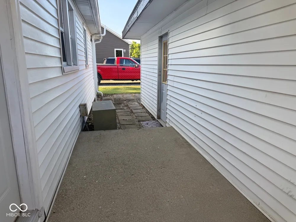 421 Union Street Hope, IN 47246